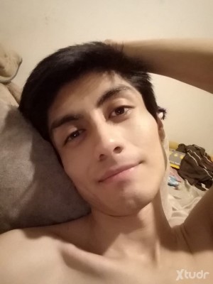 Xtudr - Limbik: Submissive fetishist, looking for the dominance of a dominant, let's talk and see if we're looking for the same thing.