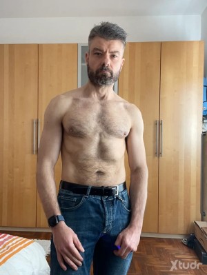 Xtudr - DOMclaudius_XL: AMO italiano. Viajero incansable, culto, refinado. Activo, dominante, exigente… y sí, un poco narcisista (pero con m...