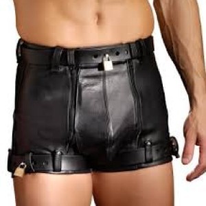 Xtudr - Nitro: Little boy face. Athlete body, although not muscular. The photos I have posted are of things that turn me on.