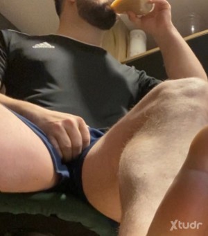 Xtudr - Lololo: Lo q me pone un sumiso con su jaula y poder usar juguetes con el 😈