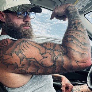 Xtudr - Alphacoker: Worship my perfect physique ! Your purpose in life is serve me! Fucking inferior faggots