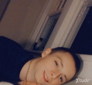 Xtudr - kylerdunn: age 24 )
(birthday September 18 )
(blonde (Hazel eyes ) 
bio ) I'm a small town kinda guy with a big heart I love outdoor...