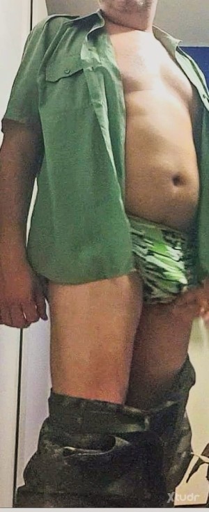 Xtudr - Mastermind: Masculine, 50 years old, straight appearance.
Looking for guys who let me use them. Preferably chubby, wide, strong, cor...