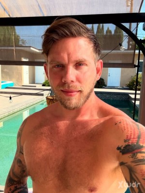 Xtudr - Top4slave1: Estoy buscando un esclavo sumiso que me sirva como marionetas. NO HAY FINDOM NI PAGO POR SEXO. SOLO PAGAS POR EL TRIBUTO...