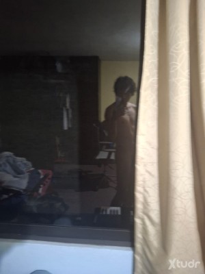 Xtudr - eric0: Esclavo nerd kinky buscando ser dominado