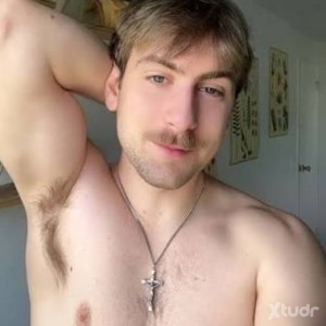 Xtudr - Ashton_022: I’m here looking for a serious relationship and commitment 