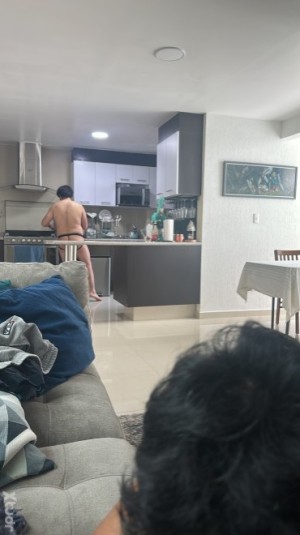 Xtudr - AmoLeafar: Más que un dominante, soy un Amo que transforma putos.
Con años de experiencia real en el BDSM, sé exactamente cómo quebr...