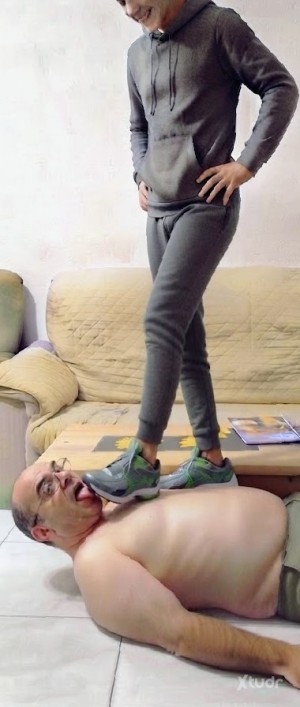 Xtudr - SlaveRemu: Esclavo.... El esclavo de las fotos es real....cash, se puede hablar... 