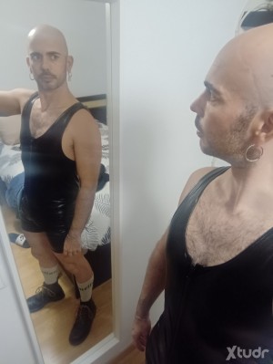 Xtudr - Cardakomorboexh: 34 years old very very pig practically without limits. Something submissive and very humiliated in exhibitionism. G...