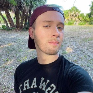 Xtudr - Devon21: I am looking for sex or a boyfriend