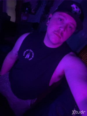 Xtudr - midwestbeefcake: Small town boy. Looking for something.