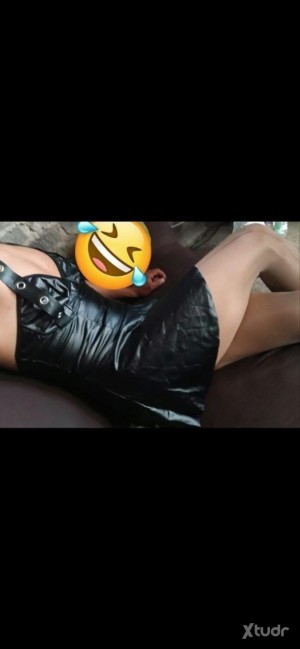 Xtudr - Leon998: Quisiera ser feminizada soy delgada 26 años, soy bien puta me encantaría tener varias vergas 