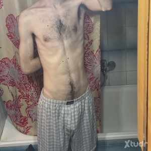 Xtudr - sumiso21: Joven sumiso, explorando en bdsm. Con algo de experiencia. Abierto a pasarla bien o a relaciones duraderas, también para c...