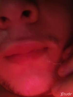 Xtudr - Navinlelbon: I'm alone, and I need someone in my life
