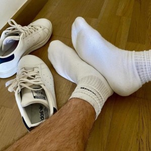 Xtudr - calcetin: 38 years old, normal but I like tickling and socks.