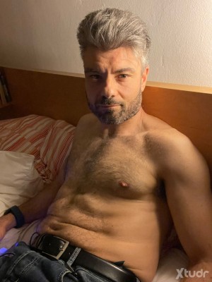 Xtudr - DOMclaudius_XL: AMO italiano. Viajero incansable, culto, refinado. Activo, dominante, exigente… y sí, un poco narcisista (pero con m...