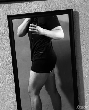 Xtudr - EricMorales_pasivo: I'm a masculine bottom. Instagram: ericmorales.4. Any top who wants to exchange photos with me?