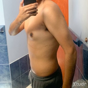 Xtudr - Alonso09x: Qué tal betas! Soy J de 28 años. Actualmente, llevo una vida social y profesional bastante exitosa la cual me mantiene ba...