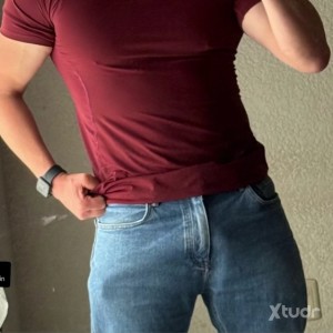 Xtudr - Aiora2809: Amo dominante en buscando de perras sumisas para control total y q tributen 
