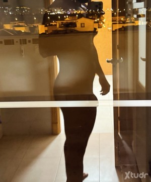 Xtudr - Laguerra: I'm looking for a top or versatile uncle, I'm looking for discretion, I like blowjobs, caresses, kisses, and penetration.
...