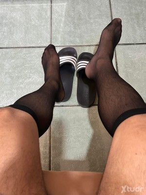 Xtudr - MasterCold: I don't need to raise my voice for you to obey me.
With a glance, you shut up. With an order, you tremble.
I'm not looki...