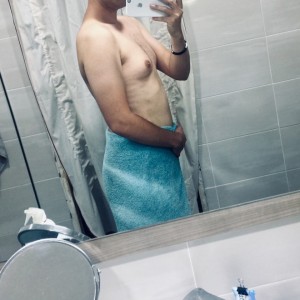 Xtudr - Josemari: I'm a submissive guy with no experience. I'll send you all the photos you order me via WhatsApp.