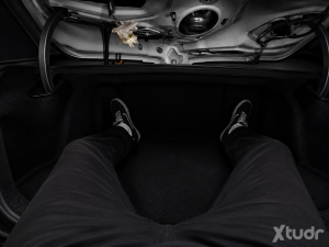 Xtudr - en_maletero: I like the idea of being tied up and locked in a trunk.