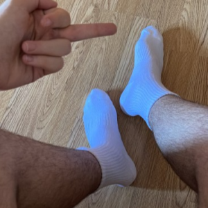 Xtudr - ALPHADIABLO: I can translate that for you:
Cashmaster Spanish, living in Madrid.
NO PAY, NO ATTENTION.
You already know, if you want...