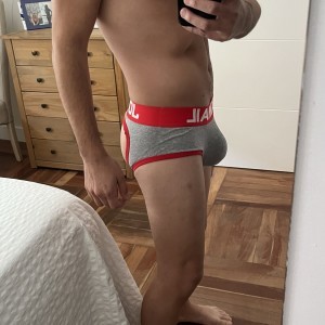 Xtudr - diverso: I'm looking for attitude, willingness, enthusiasm, an open mind, someone who doesn't get seasick, lives in Madrid, and take...
