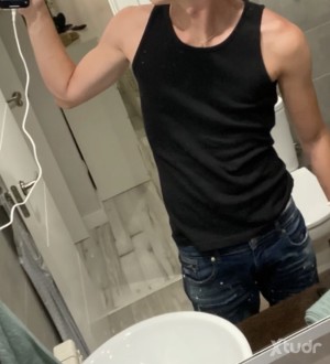 Xtudr - 4444slave: Soy esclavo me encanta el cuero, la ropa interior, el vello, etc. Busco un amo que le guste cuidarse con buen cuerpo y pe...