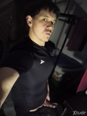 Xtudr - Lockt: Soy su Amo. Busco puta principal. Lo pongo a oler y a chupar. 