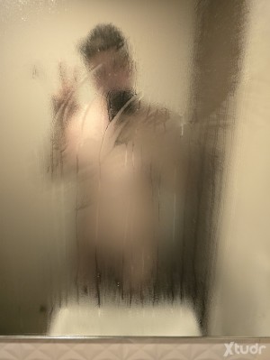 Xtudr - SubFag98: Sub, 27 años, pasivo, sumiso, en castidad, tez palida, 191 cms, gordito
Buscando amo para entrenarme y educarme. 