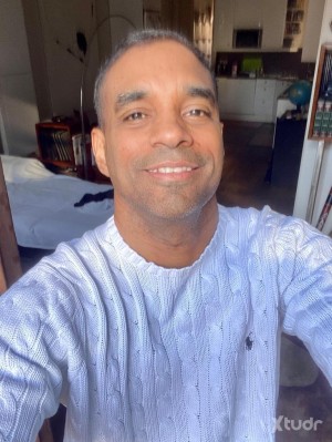 Xtudr - Descargar: I don't answer without a photo. Give me milk. Better if you milk me and swallow. No photo, no answer. Trans, cd, feathers...