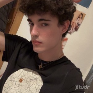 Xtudr - pasivo_grx: Nuevo por aquí, quisiera conocer gente para realizar mis fetiches, Soy fetichista del látex y de lamer y oler etc de  pi...