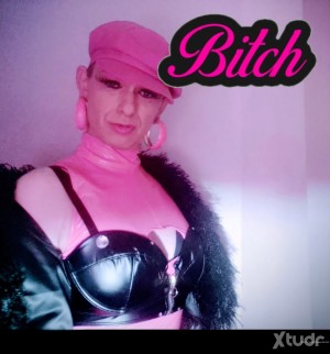 Xtudr - GAYFOTZE: I love going out with guys who immediately pull out their cock and shove it in my mouth without asking if I want it.