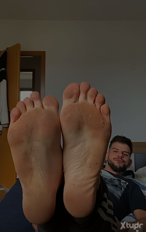Xtudr - fabisFEET: im gay - im 28 yrs old - live in germany!
i love humiliate slave boys with my dirty smelly big soles. 