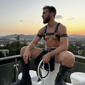 Xtudr - master_j: Experienced Amo looking for a committed Esclavo (mid-20s+), 
ready for TPE, obedience, service, and long-term power exchan...