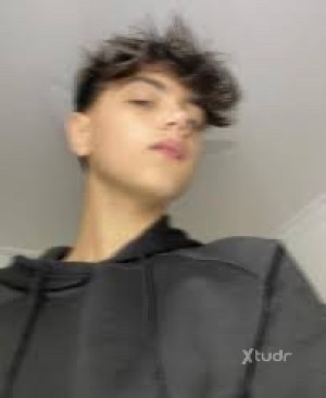 Xtudr - alex_www: Quiero follar por primera vez tengo ganas🥵🥵🤤
