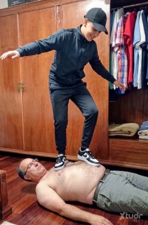 Xtudr - Trampling_Slave: Esclavo 