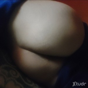 Xtudr - Culonablanca: Quiero que vean mis nalgas y que me digan como me van a quitar la virginidad