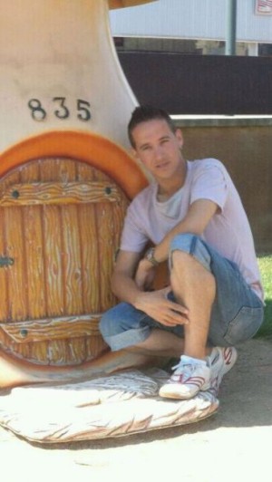 Xtudr - pas_caliente: A novice boy and eager to learn.... Will some dominant man teach me???? I move without problems... I'm a good cocksuck...