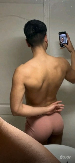 Xtudr - castrame_cortame: Pensé era una página de morbosos pero es peor que grindr y Tinder solo piden mil fotos para nada solo busco golpiz...