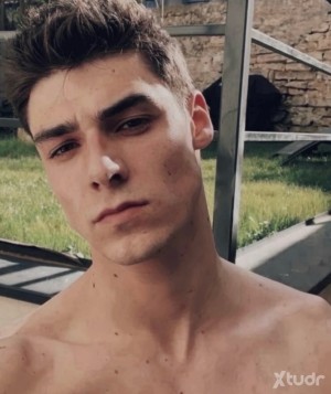 Xtudr - Tobiiii: Me llamo Tobías Sebastián Pérez Patiño,tengo 26 años, nací en argentina pero vivo en Oxford,Inglaterra.mi número es de arge...