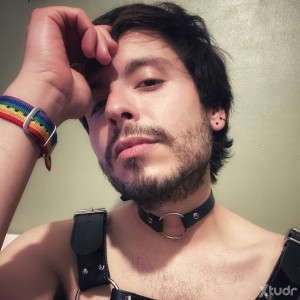 Xtudr - goldenjoe: Watersports, feet, odours and pig play lover based in London craving for exploring the wildest side of sexuality. Ask and...