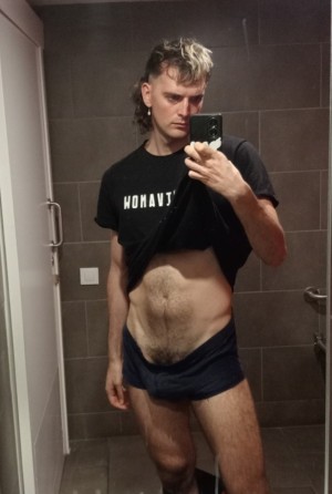 Xtudr - PurpleLine: Busco maestro que me haga profundizar en spanking/puppy/atado/cuero y me eduque como brat