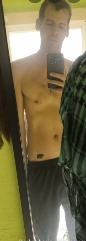 Xtudr - Golfo88: Soy versátil 
me mola 
Canutos cerveza y popper ... Aunque dos de ellas casi ni consumo ya 
ser más dominante 
20cm algo go...