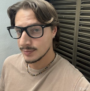 Xtudr - sumpsic: Aqui chico sumiso, me gusta la dominación psicologica, no sexual. 
Me gusta sentirme inferior a hombres que se rien de mi, ...