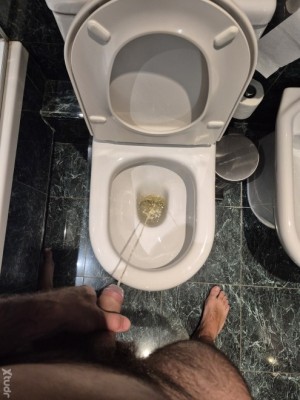 Xtudr - Lk8812: Me mola meos / Into pissing. Escribe si estás en Bcn