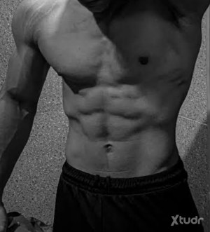 Xtudr - Adlesss: Hi I am a currently looking for a muscular dom top. Message me if you want to have some fun 