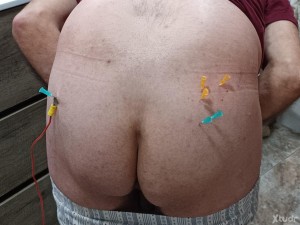 Xtudr - azotamebien: I'm looking for a dominant man or a submissive man.